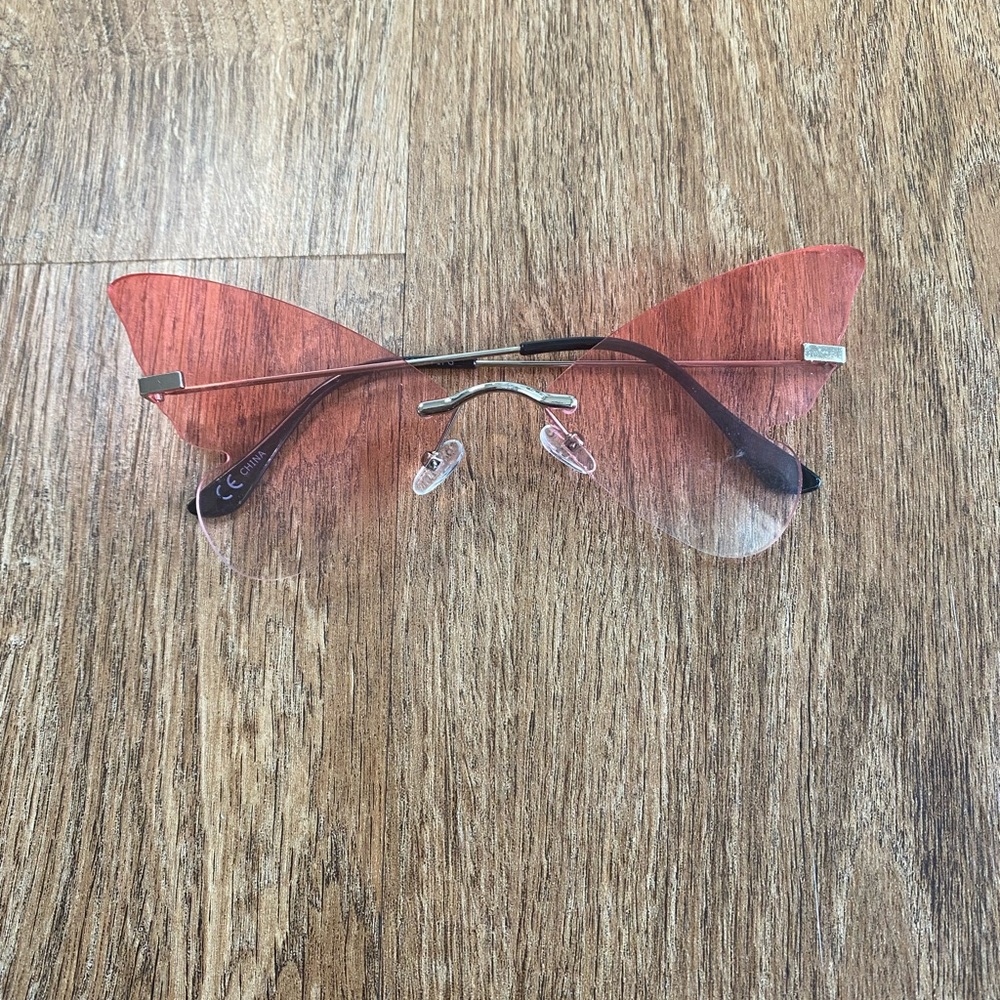 Pink ombré butterfly lens glasses